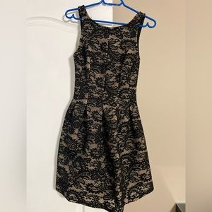 Beautiful dress for weddings. Embroidered.